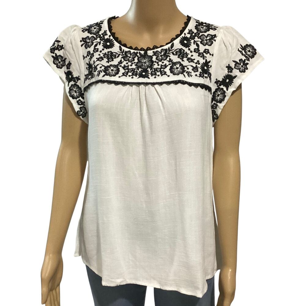 Savanna Jane White Embroidered Boho Blouse with Black Floral Detail size S
